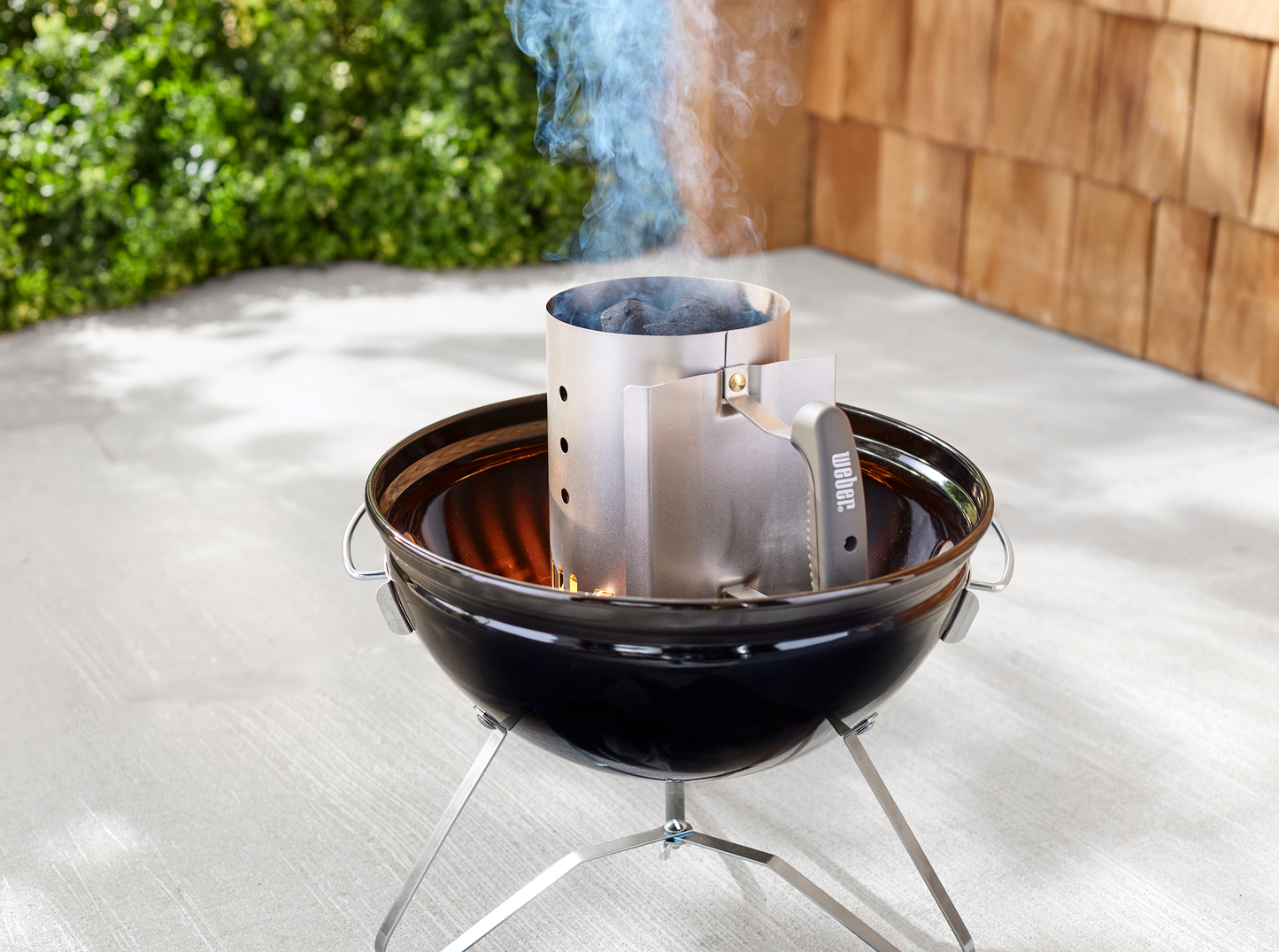 Chimenea iniciadora de carbón compacta