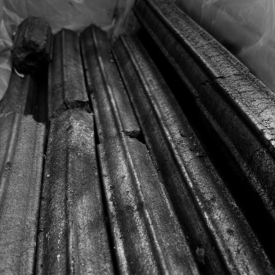 BBQ Flavour Briquetas Hexagonales - 1 LB